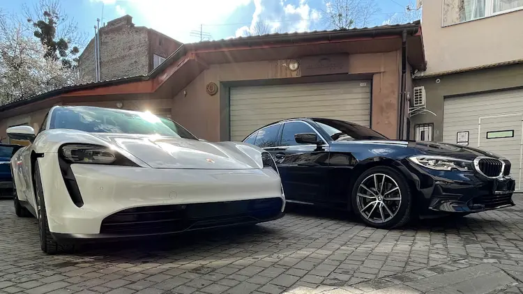 Фото