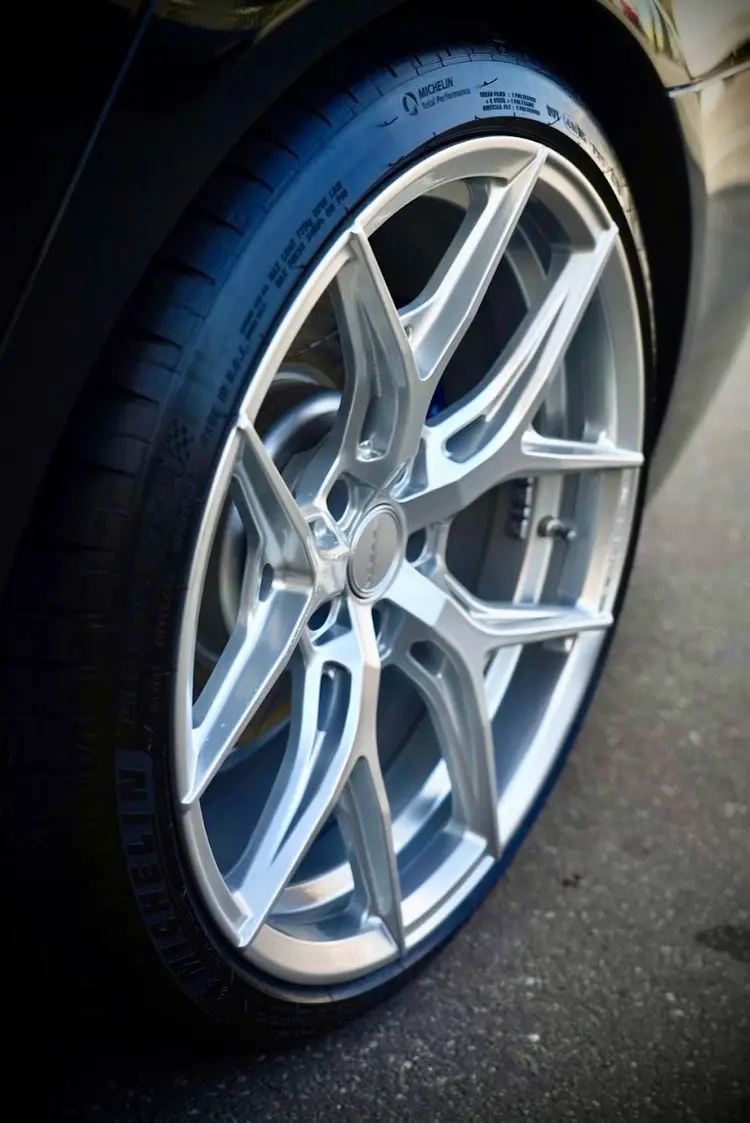 Фото